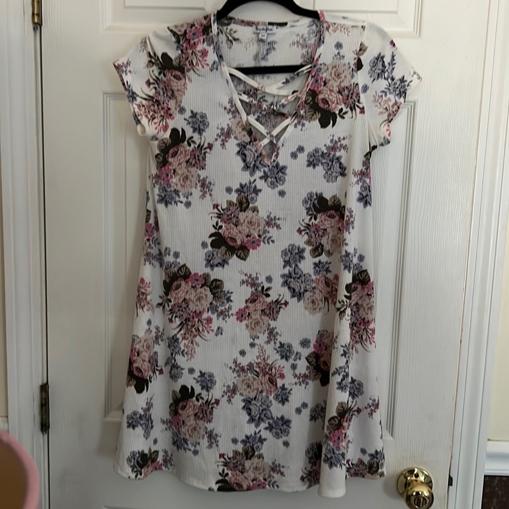 pretty flower t-shirt dress